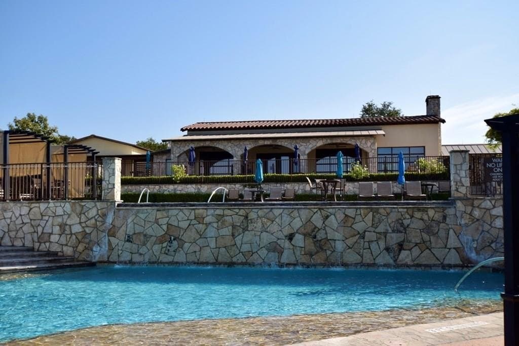 1.25 acres in Kerr County gallery image 4