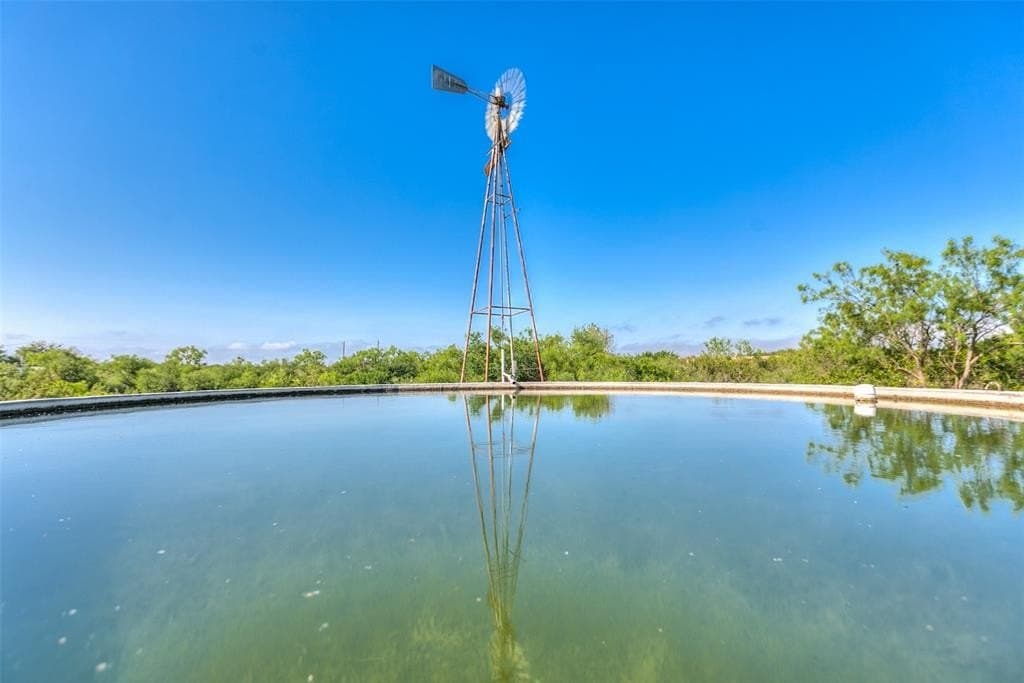 129.5 acres in Coke County