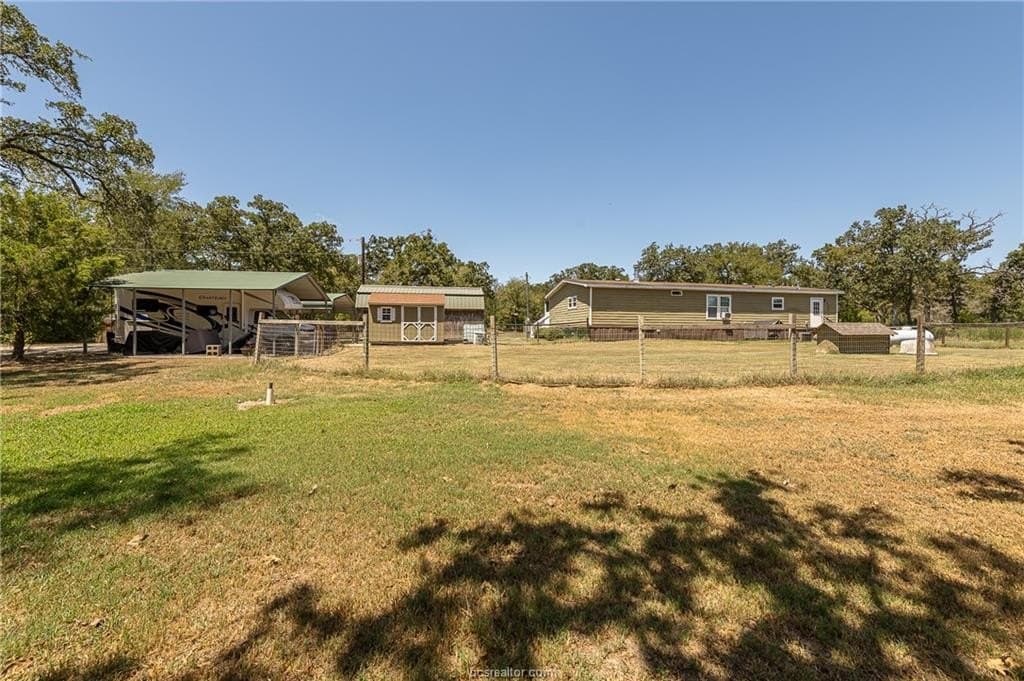 10 acres in Grimes County - photo 25