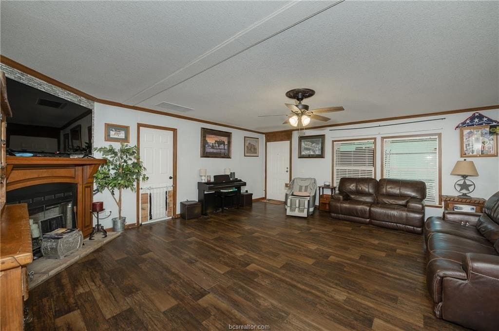 10 acres in Grimes County - photo 5