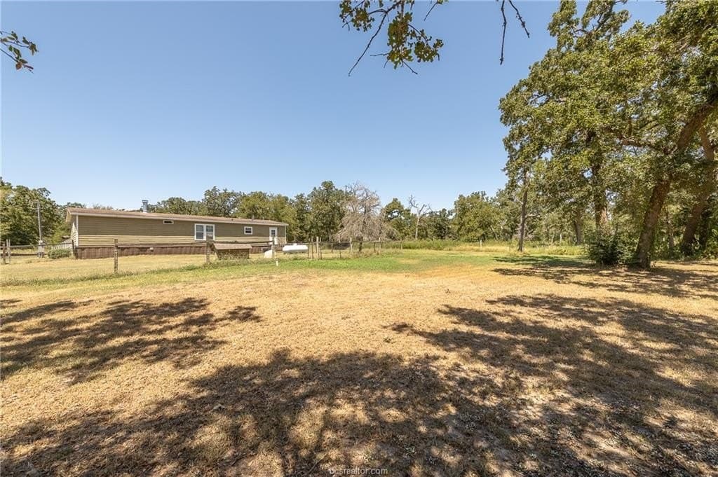 10 acres in Grimes County - photo 26