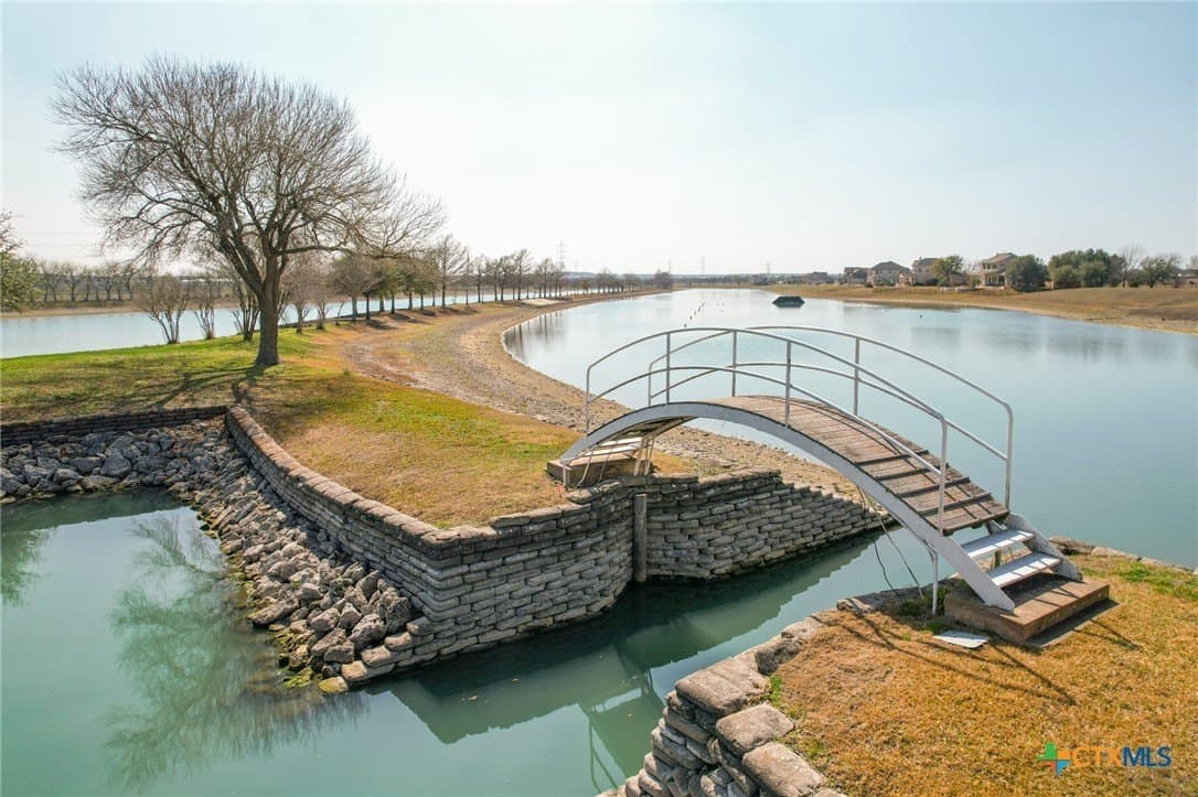 0.54 acres in Travis County gallery image 2