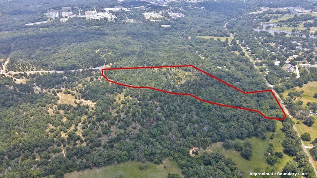 25.6 acres in Henderson County gallery image 3