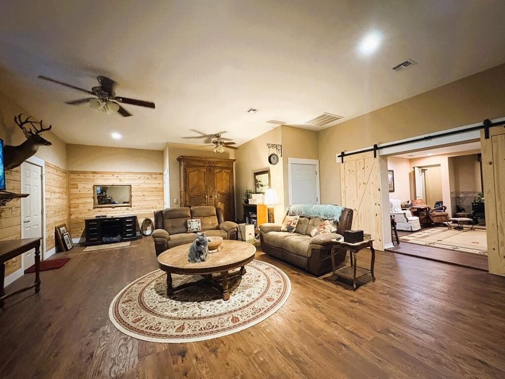 10 acres in Anderson County - photo 4