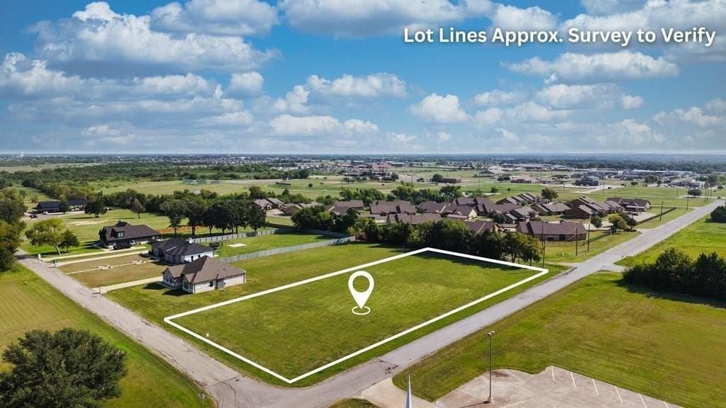 1 acres in Henderson County gallery image 2