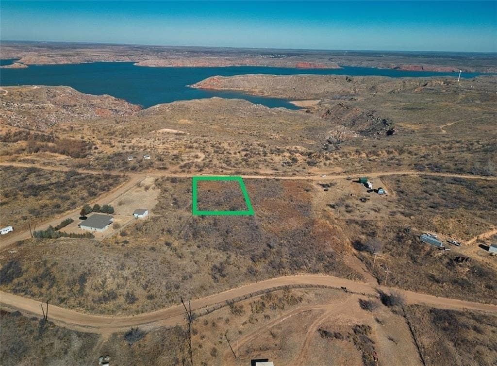 0.94 acres in Hutchinson County