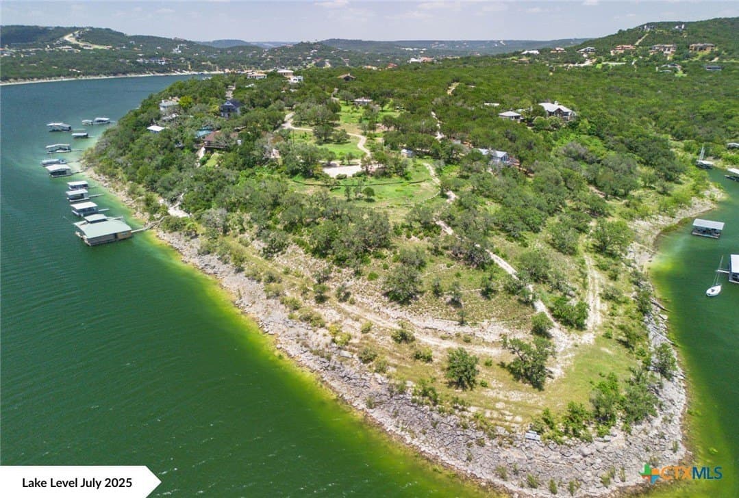 7 acres in Travis County gallery image 4