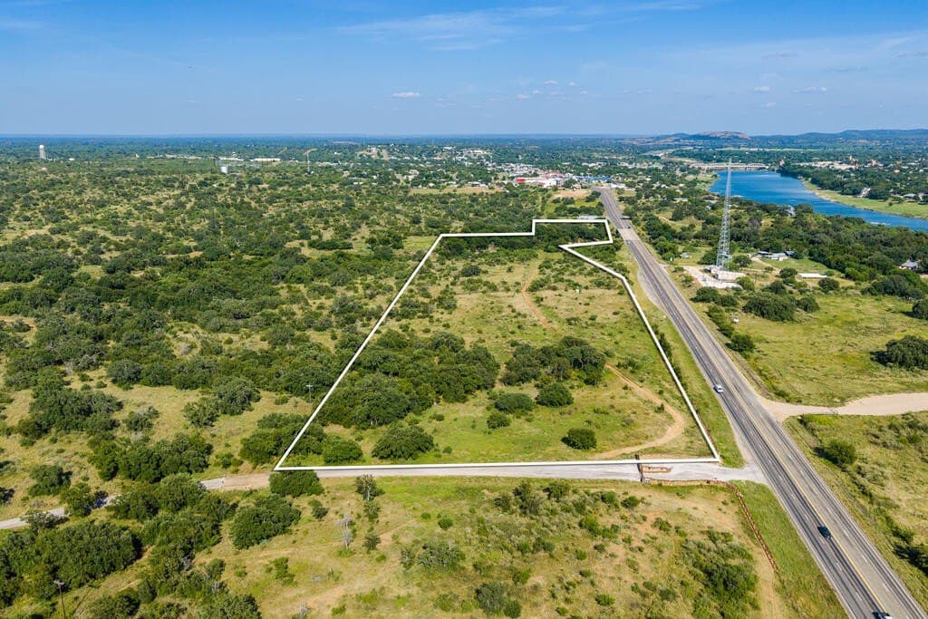 24 acres in Llano County - photo 2