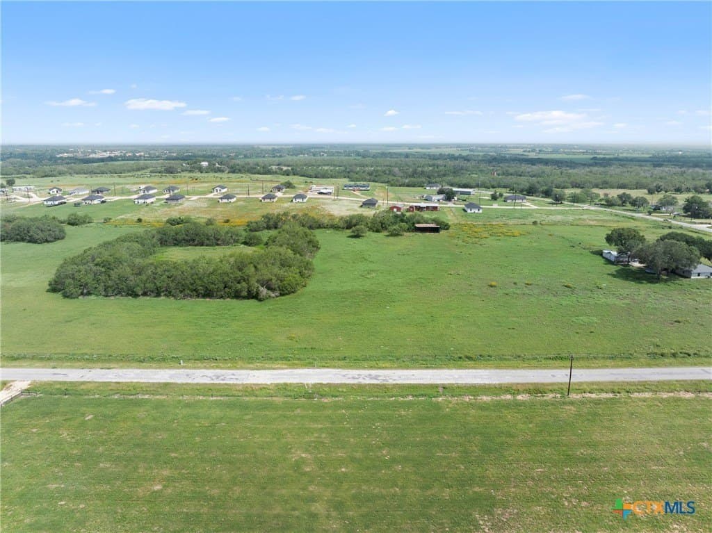 1.05 acres in Wilson County gallery image 2