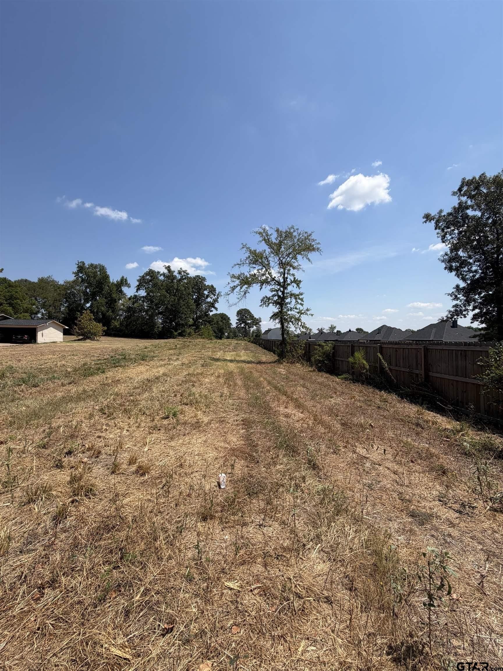 10.02 acres in Smith County - photo 3