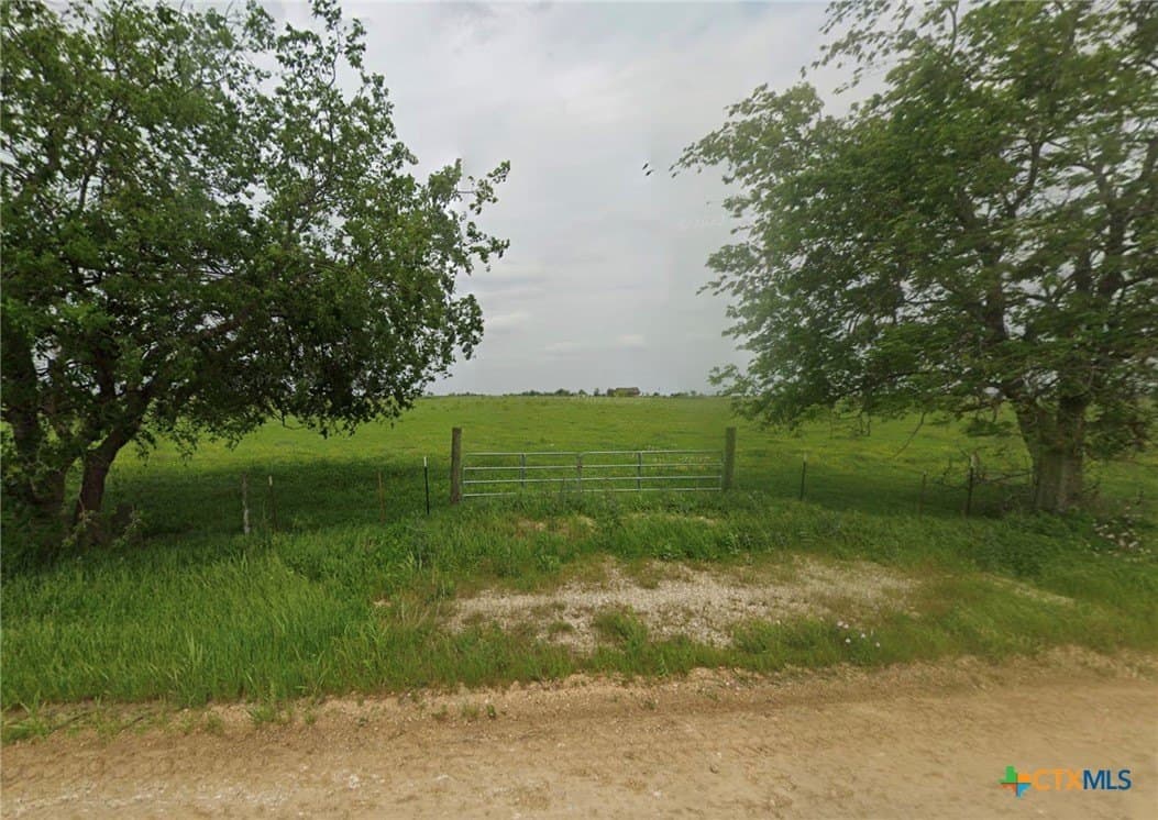 20 acres in Milam County