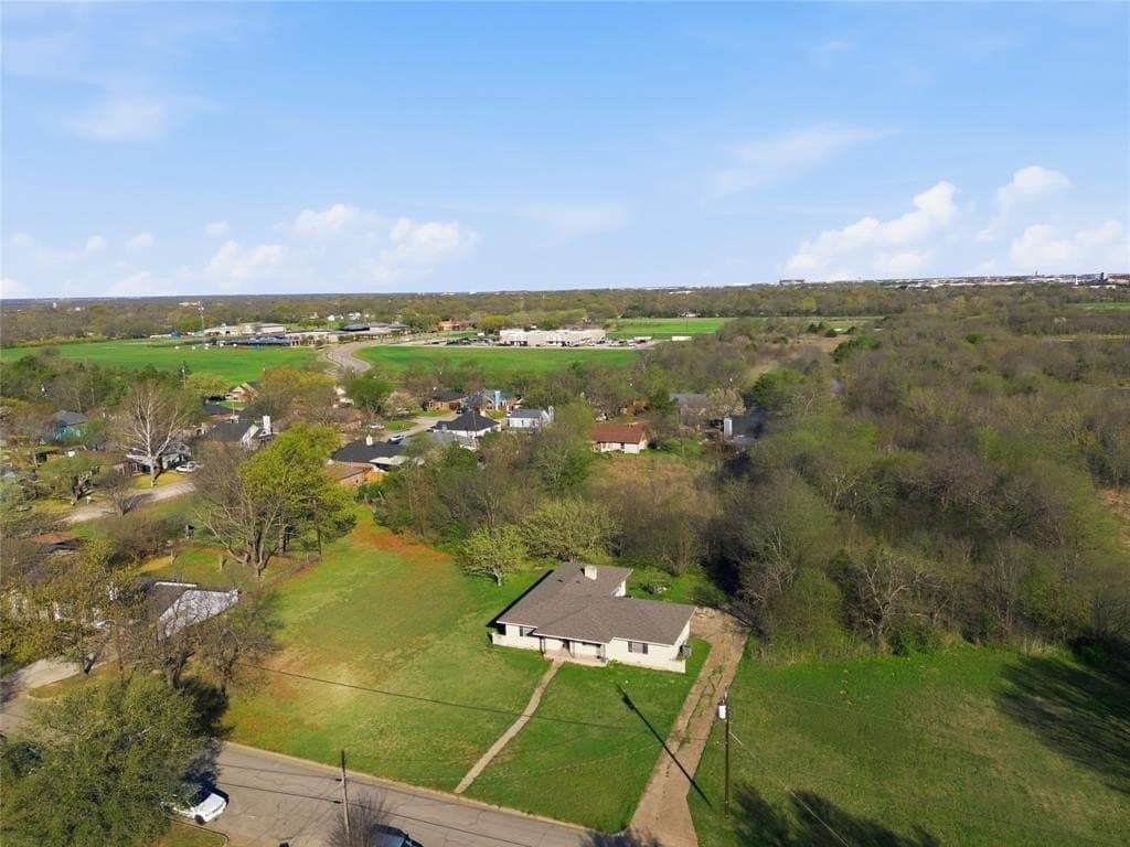 7.89 acres in Ellis County