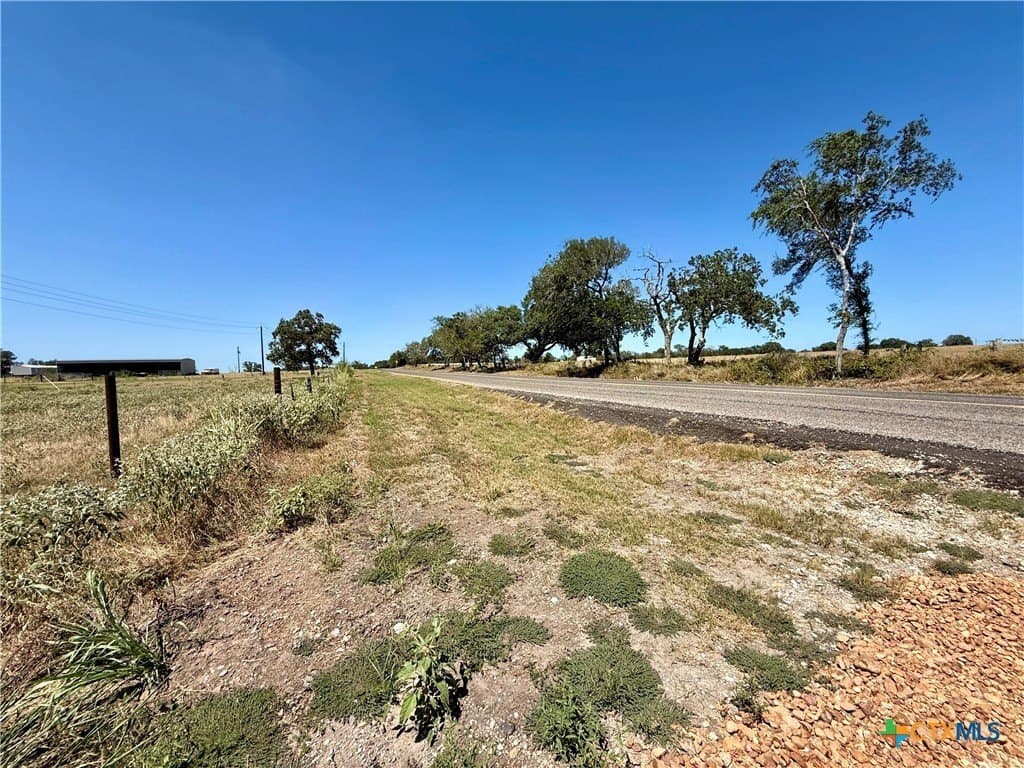 10.01 acres in Gonzales County - photo 6
