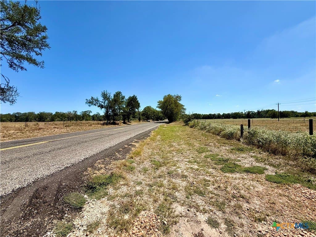 10.01 acres in Gonzales County - photo 5