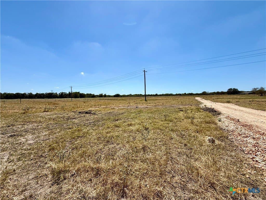 10.01 acres in Gonzales County - photo 8