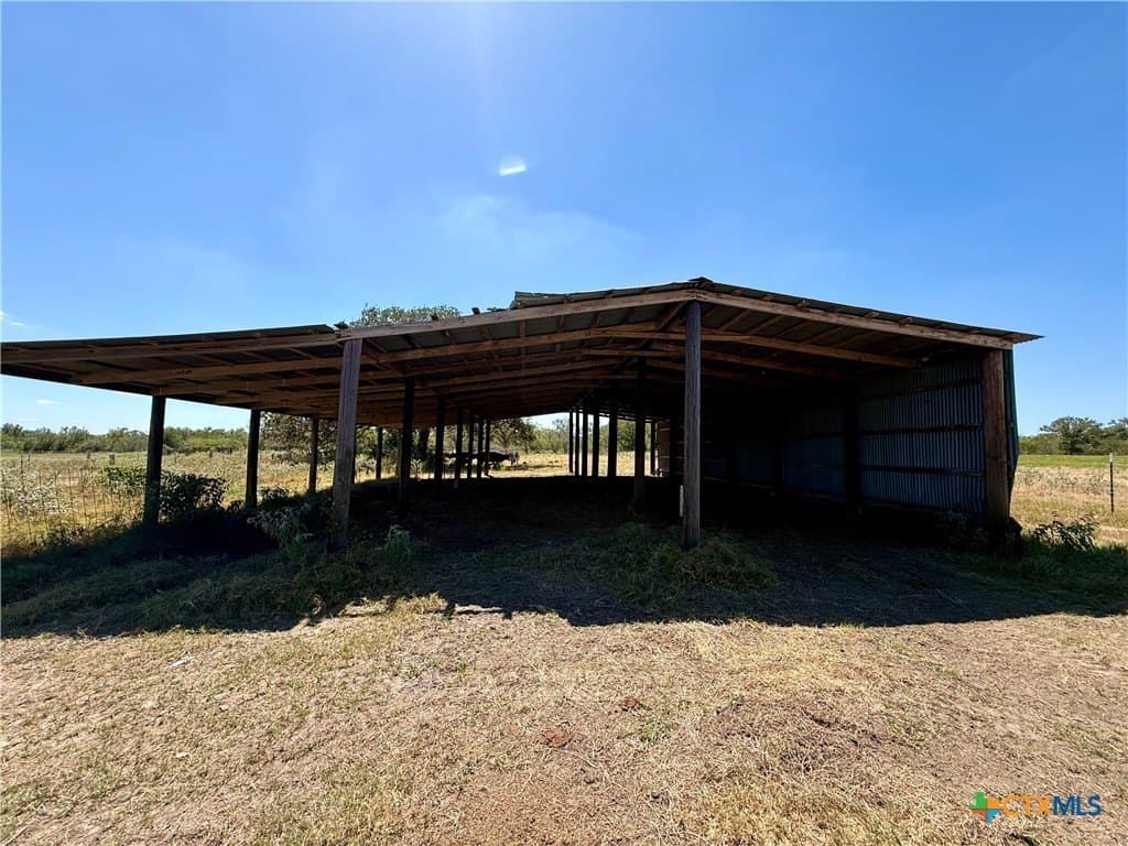 10.01 acres in Gonzales County - photo 17