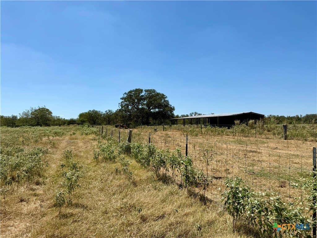 10.01 acres in Gonzales County - photo 30