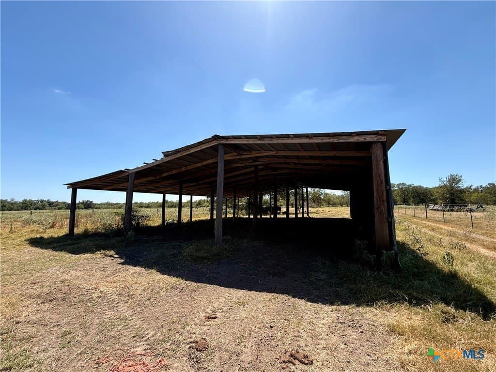 10.01 acres in Gonzales County - photo 14