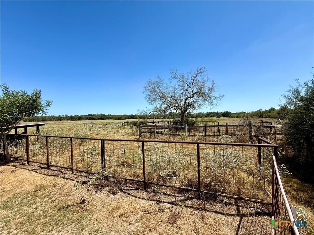 10.01 acres in Gonzales County - photo 20