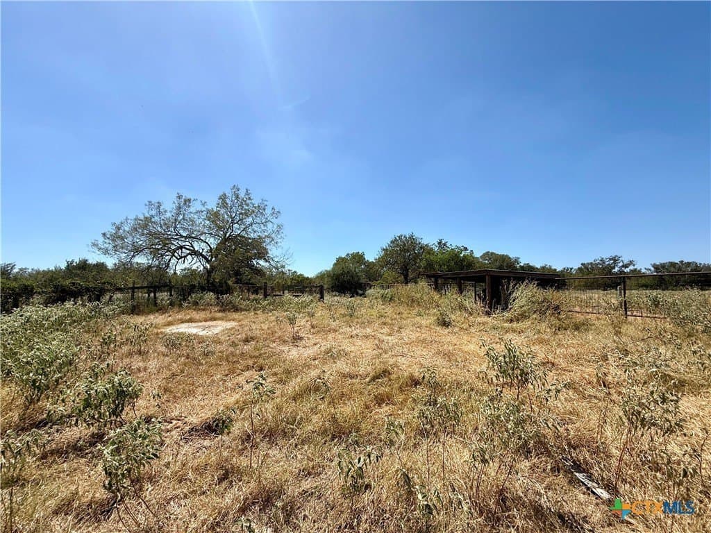 10.01 acres in Gonzales County - photo 25