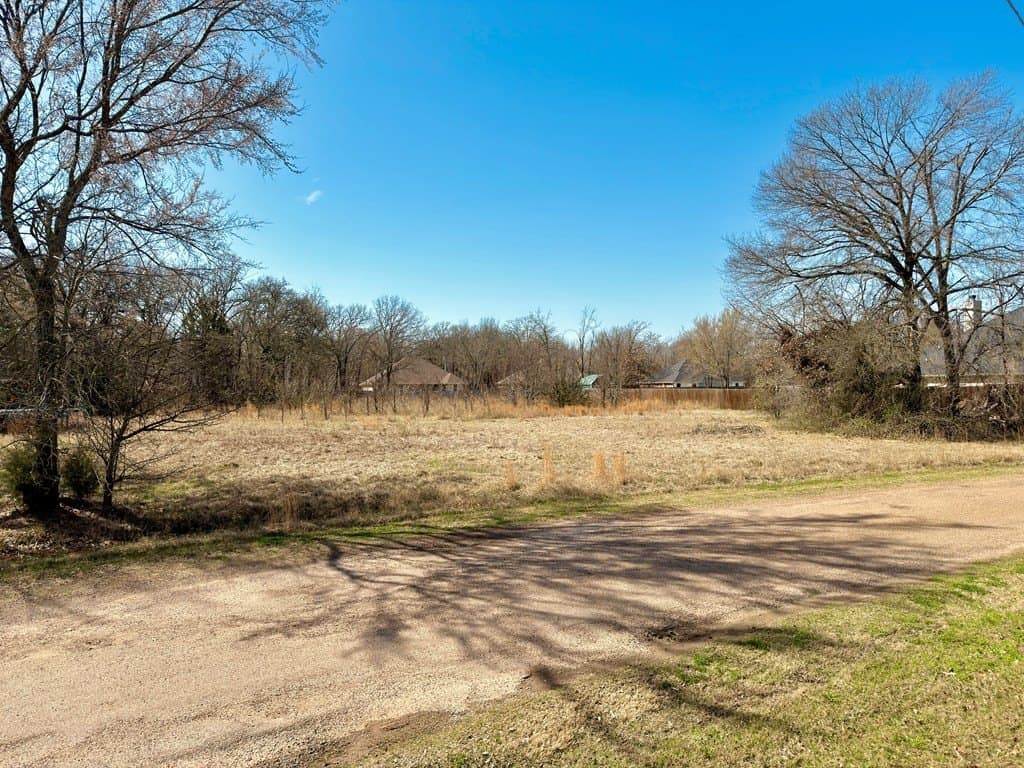 0.69 acres in Henderson County featured view