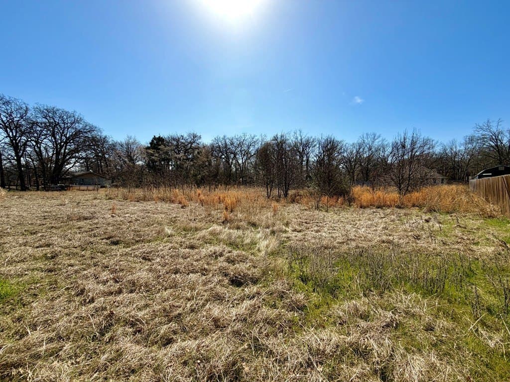 0.69 acres in Henderson County gallery image 2