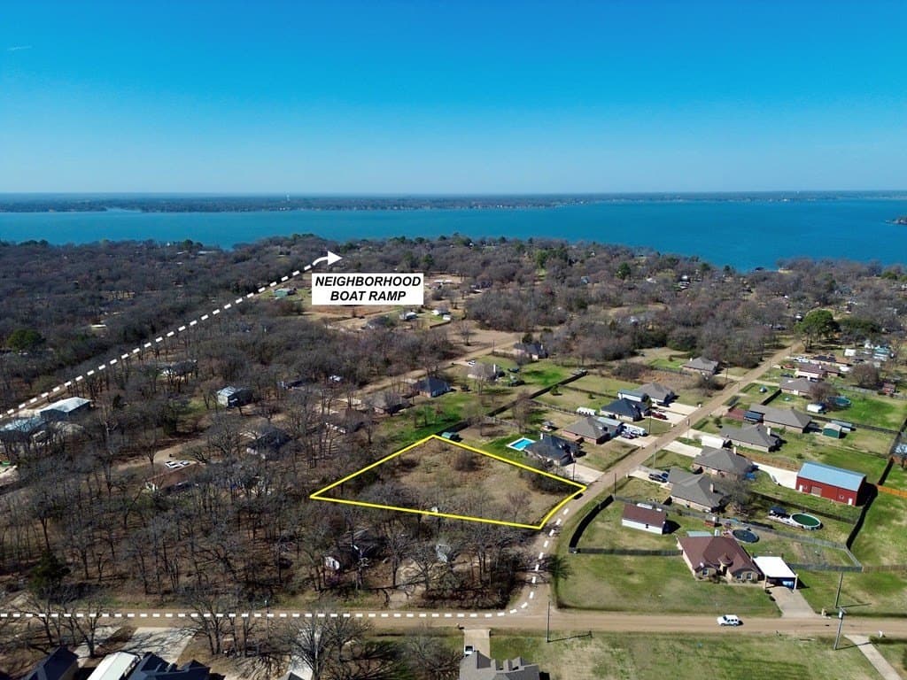 0.69 acres in Henderson County gallery image 3