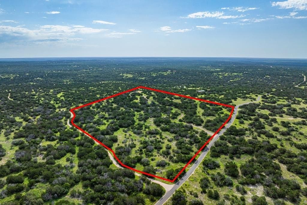 30.03 acres in Kerr County