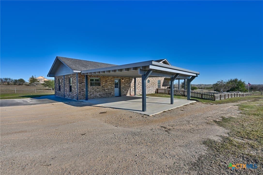 26 acres in Gonzales County - photo 4