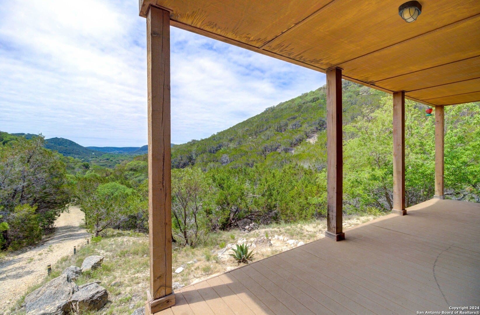 14.83 acres in Bandera County gallery image 4