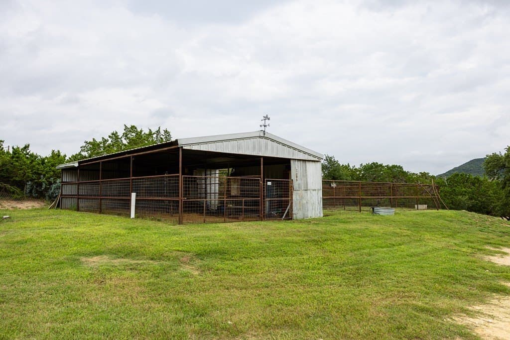 18.86 acres in Bandera County - photo 23