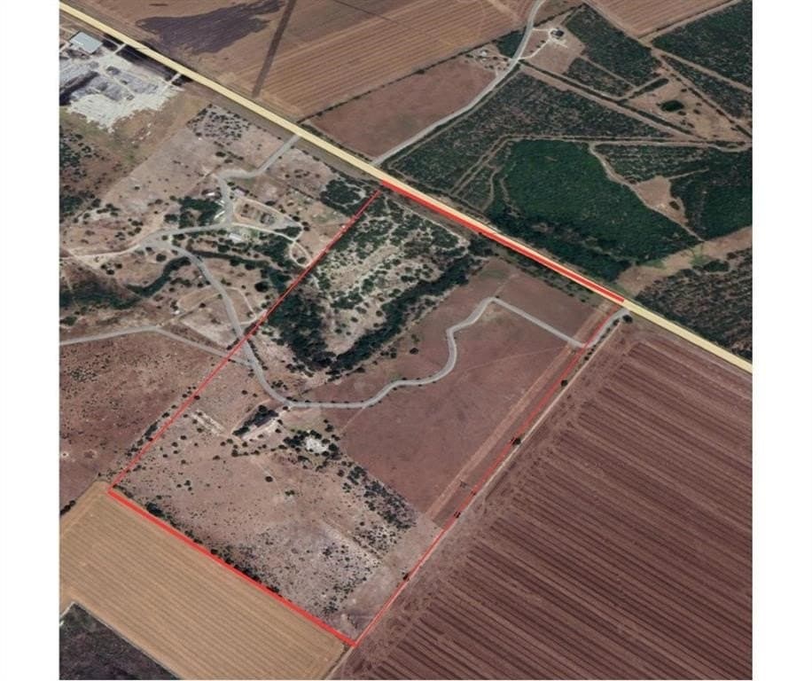 106.13 acres in San Patricio County - photo 2