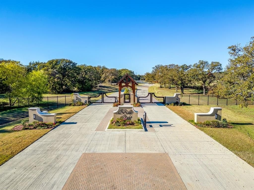 1.63 acres in Johnson County