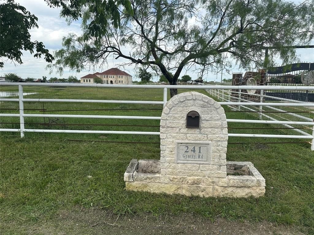 24.05 acres in Ellis County gallery image 2