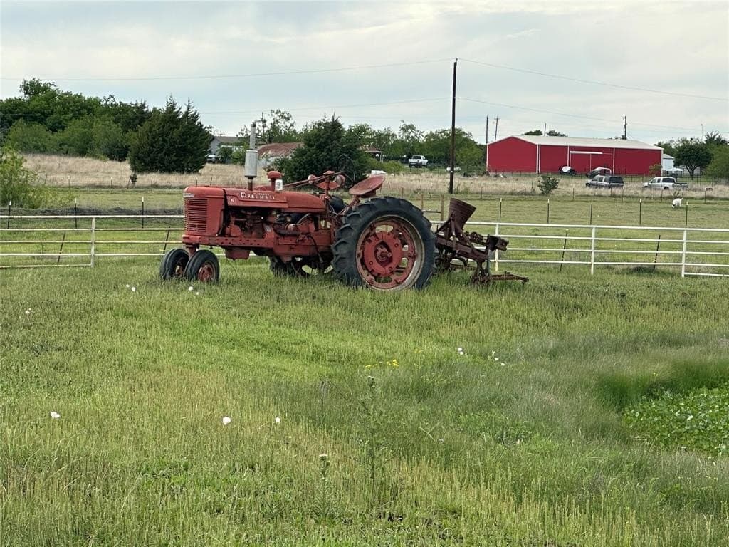 24.05 acres in Ellis County featured view