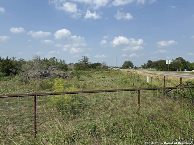 11.5 acres in Gonzales County