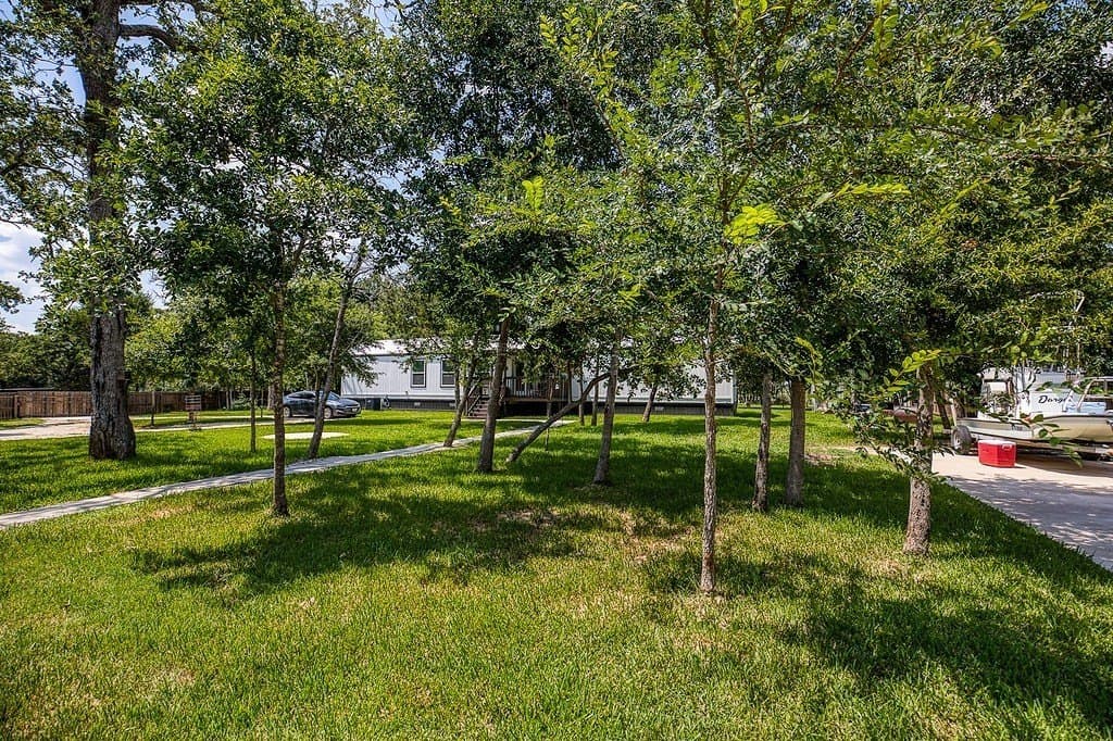 1 acres in Burleson County gallery image 2