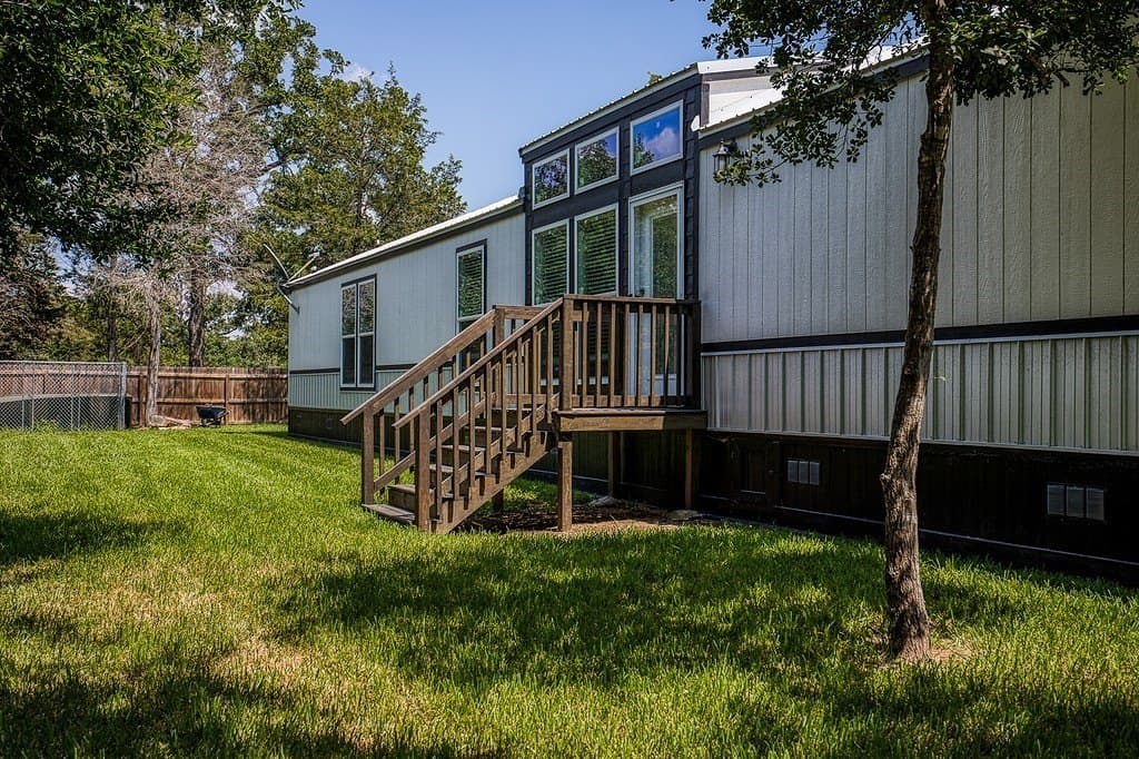 1 acres in Burleson County - photo 10
