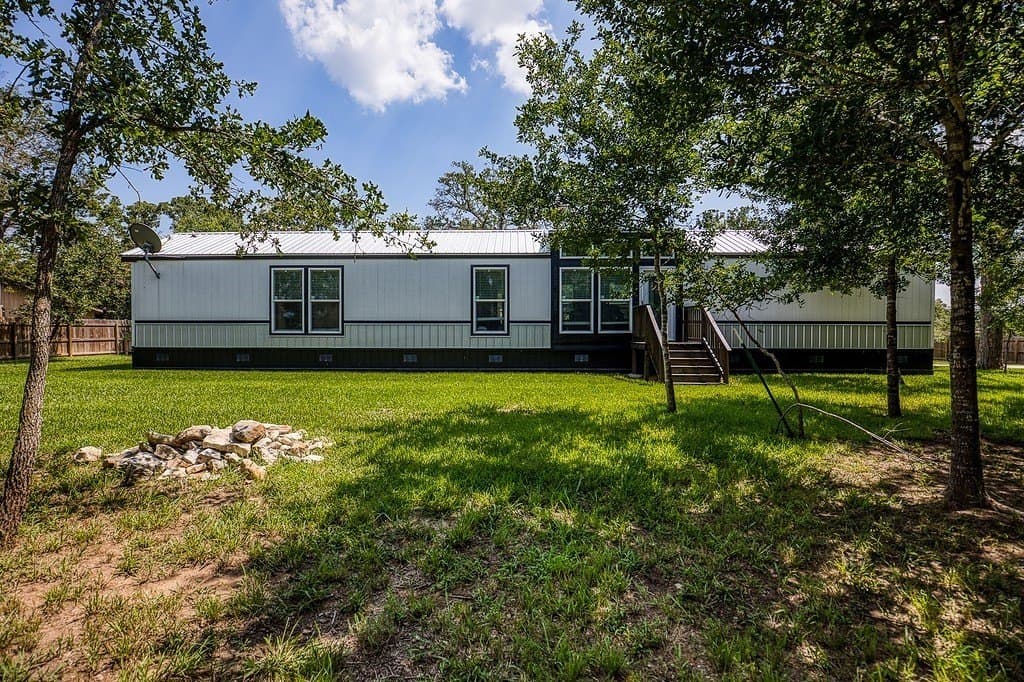 1 acres in Burleson County - photo 9