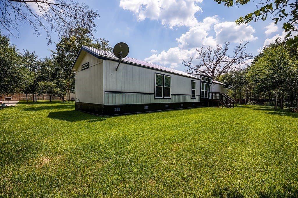 1 acres in Burleson County - photo 8