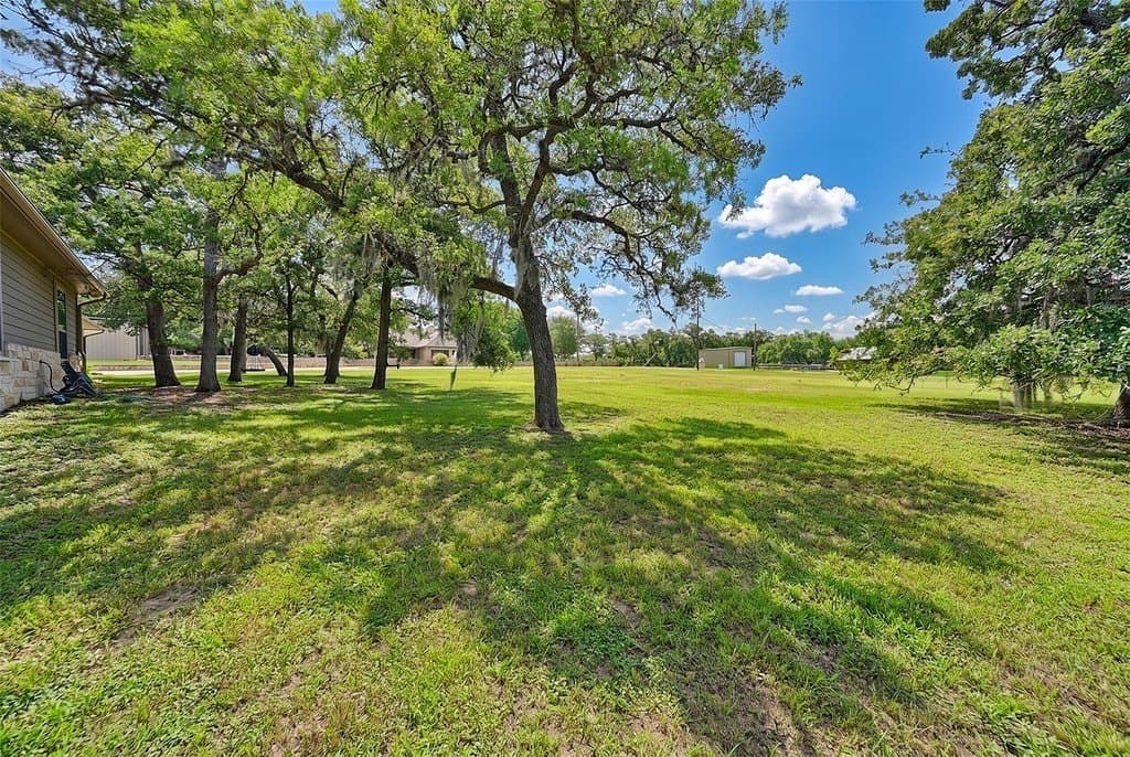 2 acres in Colorado County - photo 29
