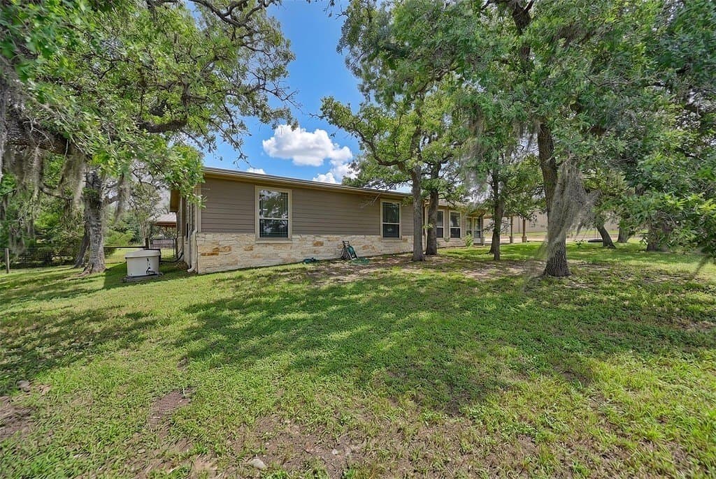 2 acres in Colorado County - photo 20
