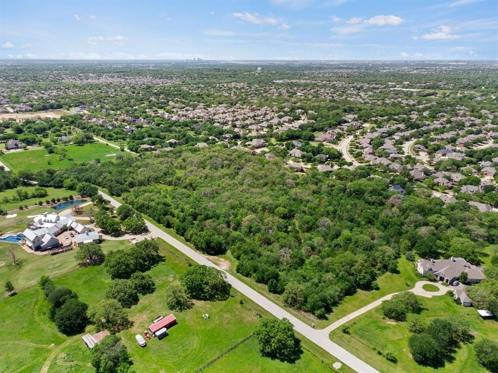 2.21 acres in Tarrant County gallery image 3