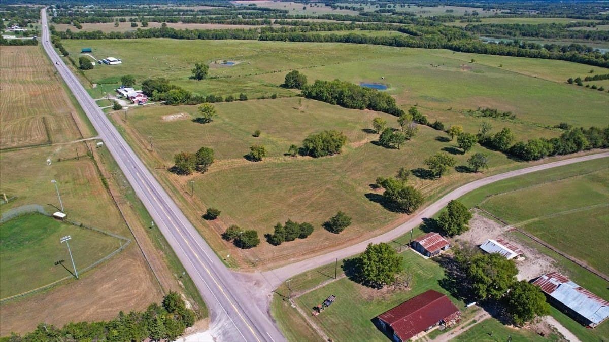 13.31 acres in Red River (TX) County - photo 4