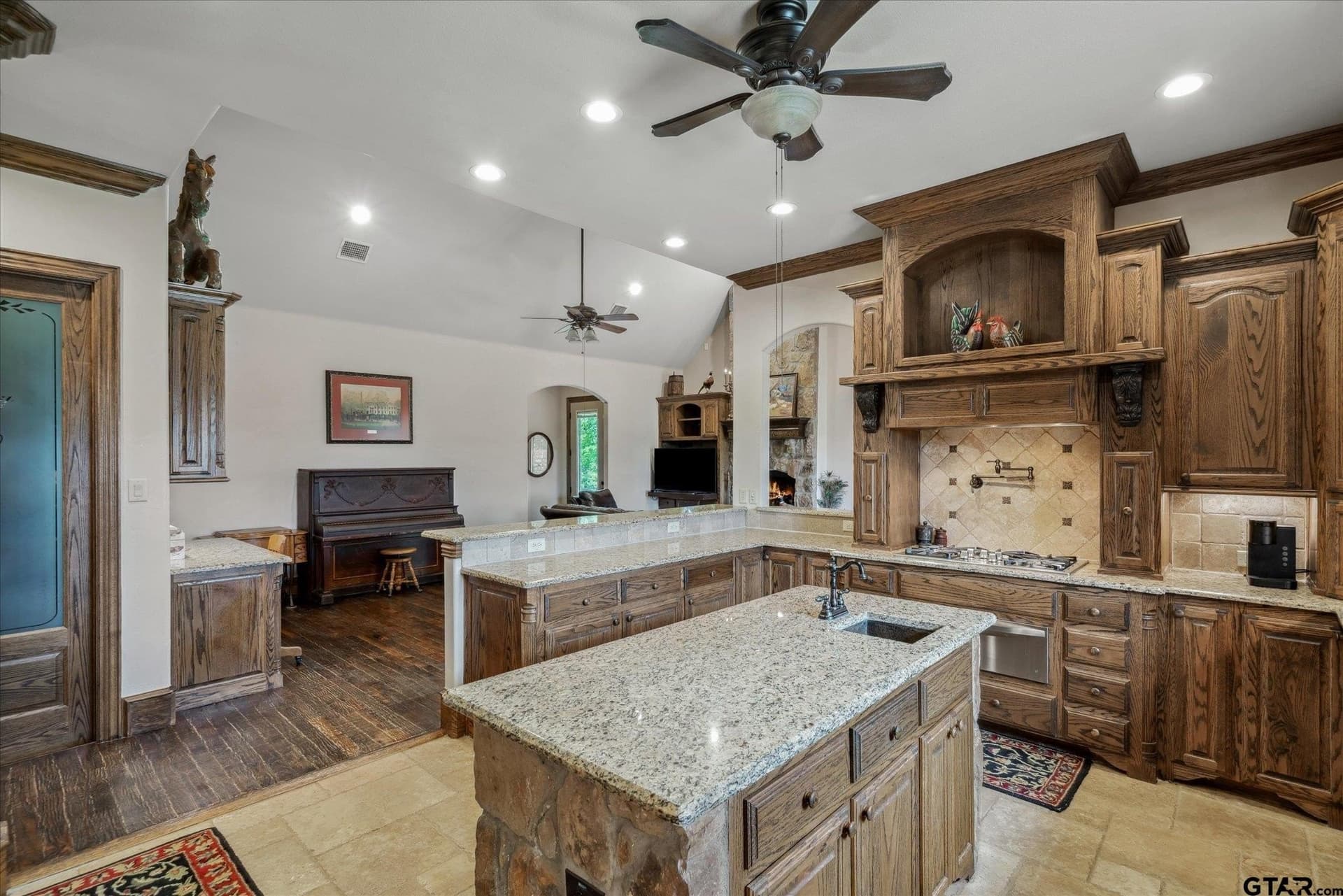 200 acres in Van Zandt County - photo 13