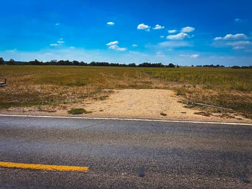10.01 acres in Milam County - photo 2