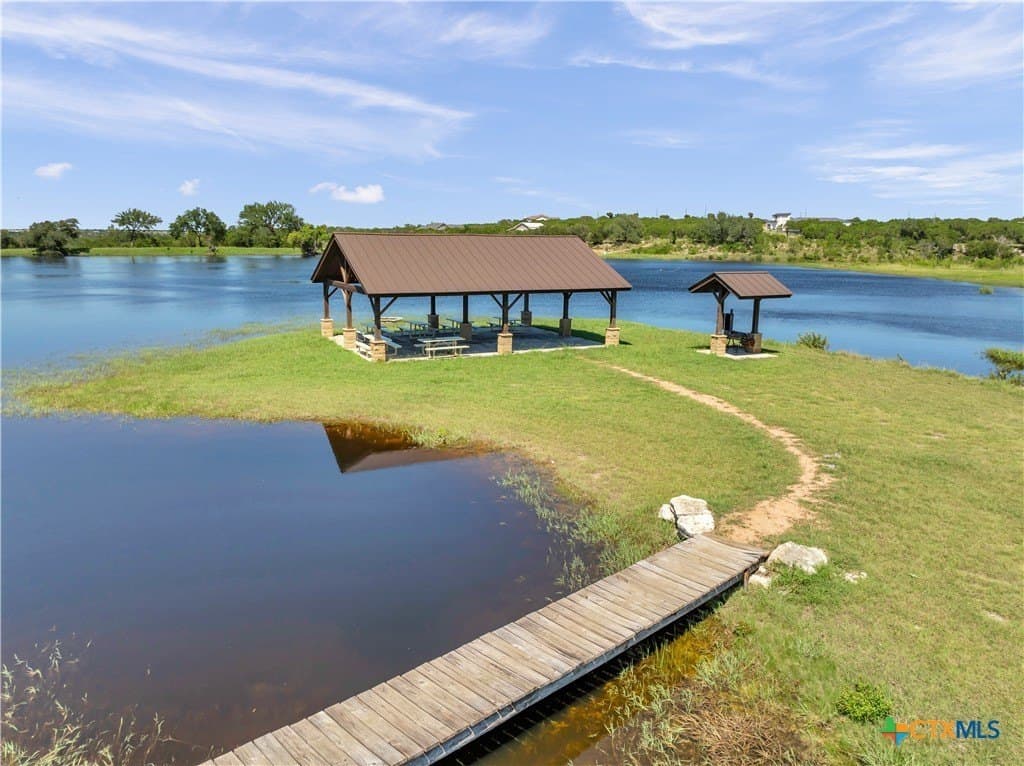 7.64 acres in Burnet County