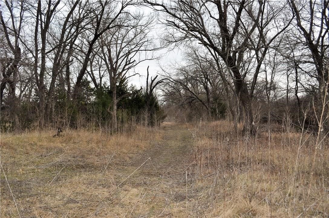 13.68 acres in Ellis County - photo 22