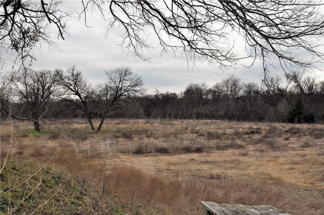 13.68 acres in Ellis County - photo 21