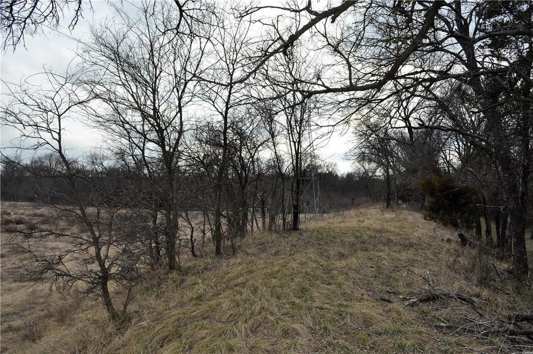 13.68 acres in Ellis County - photo 23